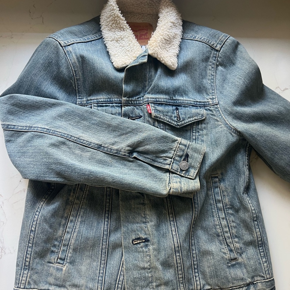 Levi's Light Blue Denim Jacket with Cream Sherpa lining